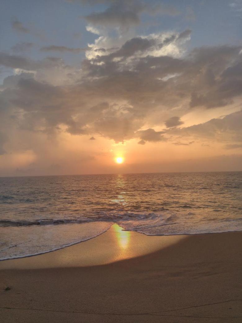 Rainbow Beach Resort أمبالانغودا المظهر الخارجي الصورة