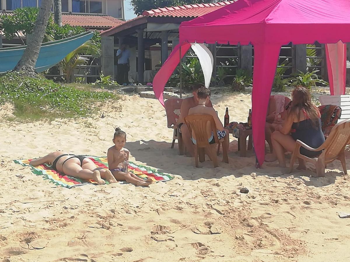 Rainbow Beach Resort أمبالانغودا المظهر الخارجي الصورة