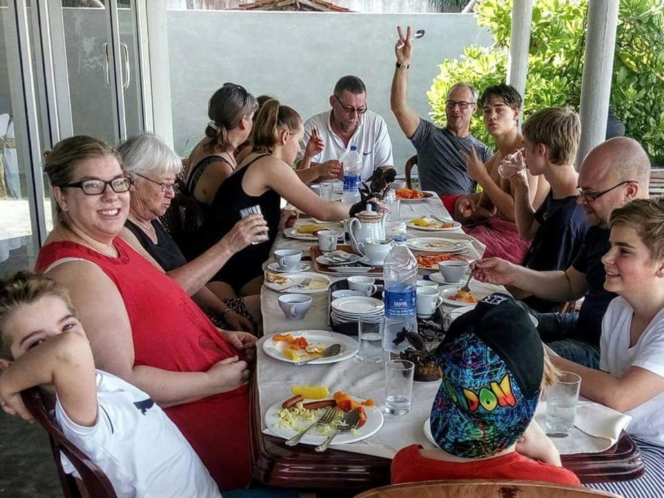 Rainbow Beach Resort أمبالانغودا المظهر الخارجي الصورة